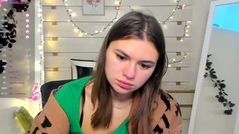 Monika online show from November 2025 01:40:01 PM