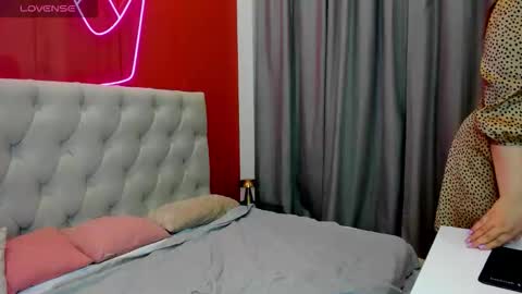 Monika online show from November 2025 02:06:02 AM