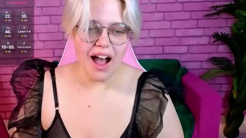 Monica online show from October 2025 09:21:01 AM
