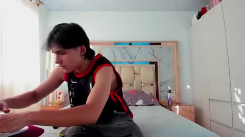 monky_0002 online show from March 2026 09:51:01 PM