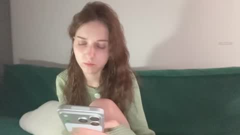 Snapshot of monnymoonn chatting on June 2026 08:22:02 PM Mary online show from June 2026 08:22:02 PM