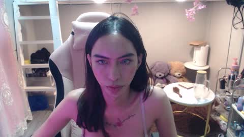 ELYSE A SIMPLE GIRL online show from November 2025 12:41:02 PM