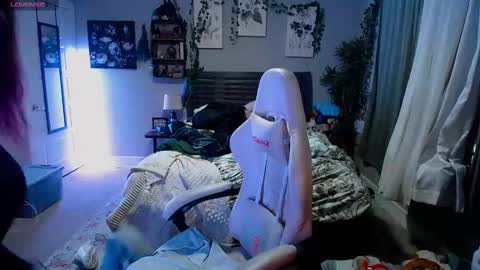 Snapshot of monstrumologist chatting on March 2025 12:59:02 AM Lydia Mooney online show from March 2025 12:59:02 AM