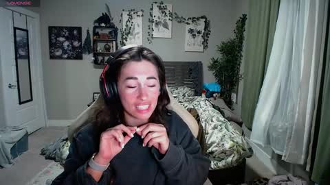 Snapshot of monstrumologist chatting on March 2025 01:39:01 AM Lydia Mooney online show from March 2025 01:39:01 AM