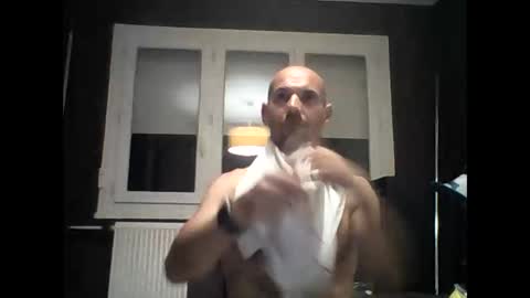 Snapshot of montmasse chatting on April 2026 08:32:02 PM montmasse online show from April 2026 08:32:02 PM