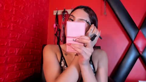 Monttserratt online show from November 2025 08:10:01 PM