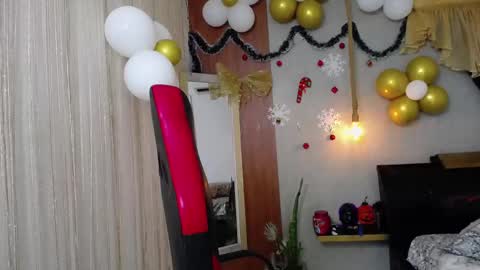 moon_and_fire_ online show from November 2025 03:23:01 AM