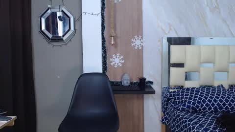 moon_and_fire_ online show from January 2026 05:13:02 AM