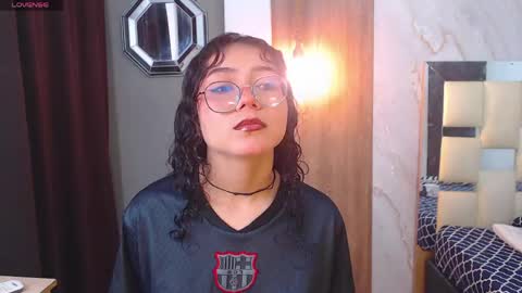 moon_and_fire_ online show from April 2026 04:37:02 AM