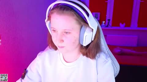 Lola online show from November 2025 03:56:02 PM