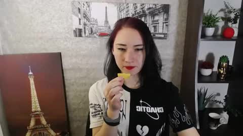 Snapshot of moon_foxy_ chatting on October 2025 09:39:02 PM Diana online show from October 2025 09:39:02 PM