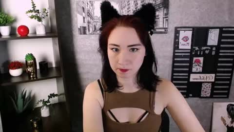 Snapshot of moon_foxy_ chatting on November 2025 09:03:02 PM Diana online show from November 2025 09:03:02 PM