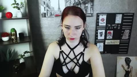 Snapshot of moon_foxy_ chatting on November 2025 09:25:02 PM Diana online show from November 2025 09:25:02 PM