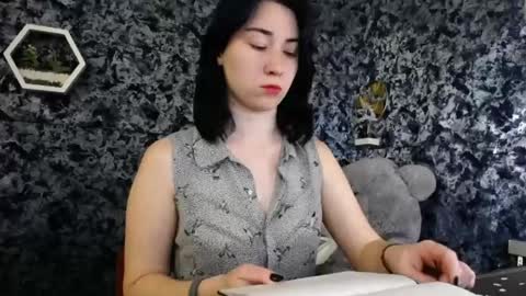Snapshot of moon_foxy_ chatting on May 2026 07:24:02 AM Diana online show from May 2026 07:24:02 AM