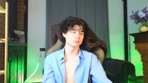 moon_gloww online show from February 2026 10:14:02 AM