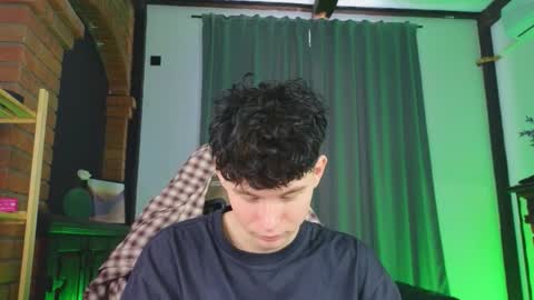 moon_gloww online show from February 2026 08:57:02 AM