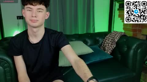 moon_gloww online show from February 2026 09:02:01 PM