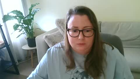 Snapshot of moon_petal chatting on October 2025 11:29:01 AM Moon Petal online show from October 2025 11:29:01 AM