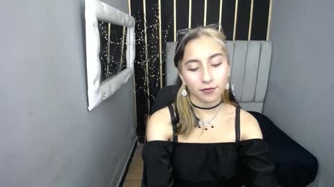 MOON SHUT online show from March 2026 12:23:02 PM