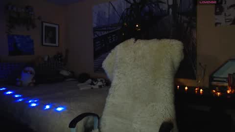 Keira online show from November 2025 01:54:01 PM