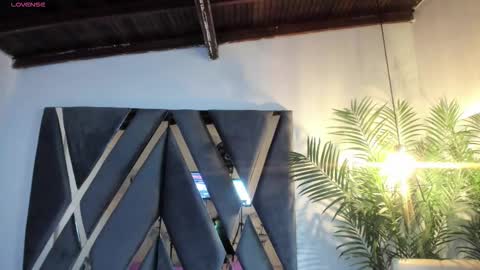 Luna  online show from November 2025 02:17:02 PM