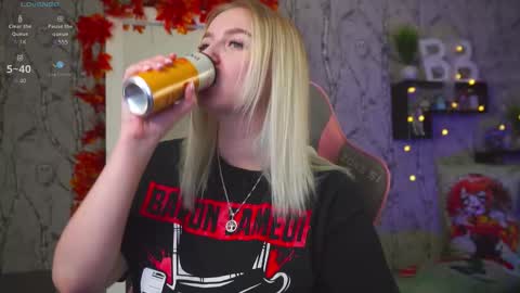 Emilia online show from October 2025 09:40:02 AM