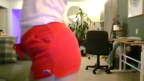 moonbutterfly94 online show from May 2026 07:47:02 AM