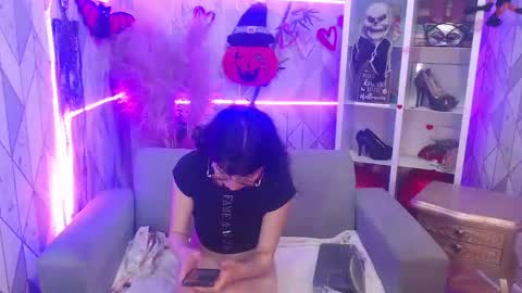 Charlotte online show from October 2025 06:19:01 PM