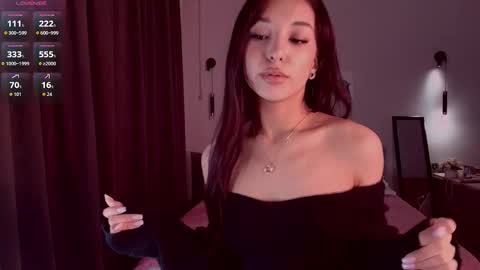 Mia online show from March 2026 02:46:02 PM