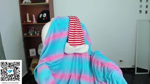 Snapshot of moonlady_ chatting on December 2024 08:32:01 PM MOON  online show from December 2024 08:32:01 PM