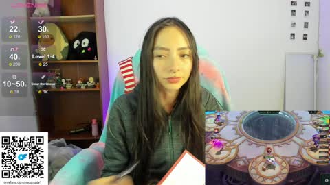 Snapshot of moonlady_ chatting on December 2024 02:40:01 AM MOON  online show from December 2024 02:40:01 AM