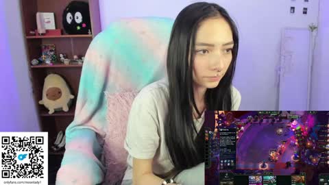 Snapshot of moonlady_ chatting on January 2025 05:20:02 AM MOON  online show from January 2025 05:20:02 AM