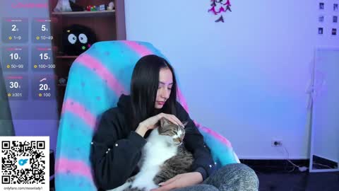 Snapshot of moonlady_ chatting on January 2025 05:00:02 AM MOON  online show from January 2025 05:00:02 AM