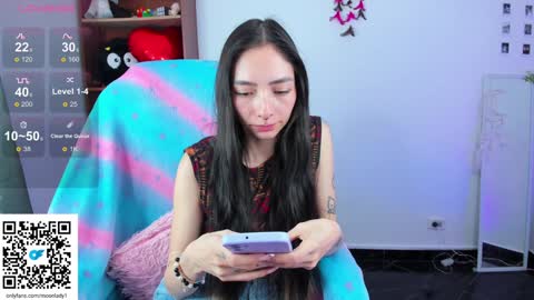 Snapshot of moonlady_ chatting on January 2025 09:07:01 PM MOON  online show from January 2025 09:07:01 PM