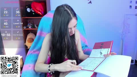 Snapshot of moonlady_ chatting on January 2025 01:33:01 AM MOON  online show from January 2025 01:33:01 AM