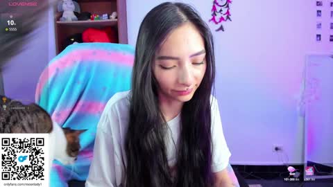 Snapshot of moonlady_ chatting on February 2025 02:37:01 AM MOON  online show from February 2025 02:37:01 AM
