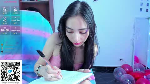 Snapshot of moonlady_ chatting on February 2025 02:25:02 AM MOON  online show from February 2025 02:25:02 AM