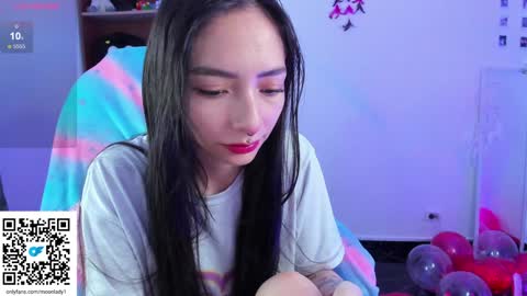 Snapshot of moonlady_ chatting on February 2025 11:27:01 PM MOON  online show from February 2025 11:27:01 PM