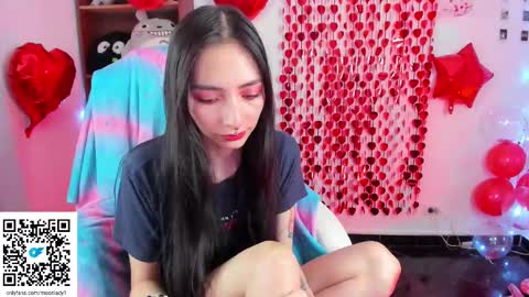 Snapshot of moonlady_ chatting on February 2025 03:42:01 AM MOON  online show from February 2025 03:42:01 AM