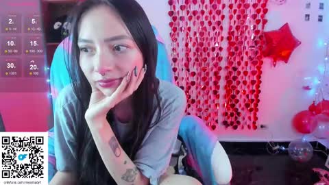 Snapshot of moonlady_ chatting on February 2025 02:40:02 AM MOON  online show from February 2025 02:40:02 AM