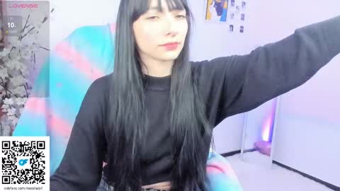 Snapshot of moonlady_ chatting on September 2025 02:33:01 AM MOON  online show from September 2025 02:33:01 AM