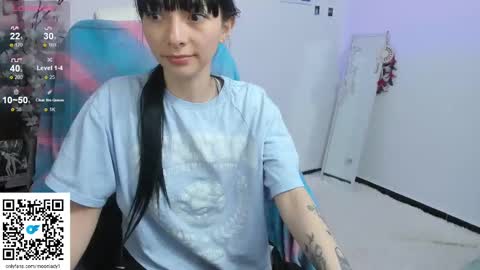 Snapshot of moonlady_ chatting on September 2025 11:04:02 PM MOON  online show from September 2025 11:04:02 PM