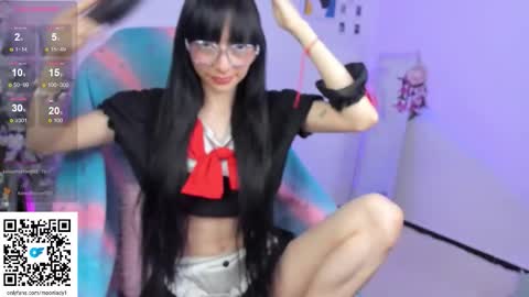 Snapshot of moonlady_ chatting on September 2025 02:13:01 AM MOON  online show from September 2025 02:13:01 AM