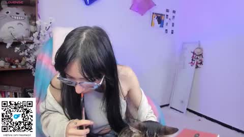 Snapshot of moonlady_ chatting on September 2025 01:18:01 AM MOON  online show from September 2025 01:18:01 AM