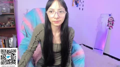 Snapshot of moonlady_ chatting on October 2025 01:23:01 AM MOON  online show from October 2025 01:23:01 AM