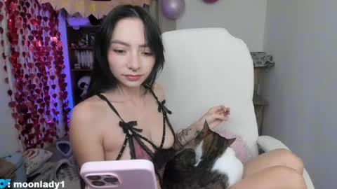 Snapshot of moonlady_ chatting on July 2026 03:17:02 AM MOON online show from July 2026 03:17:02 AM
