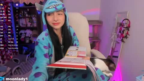 Snapshot of moonlady_ chatting on July 2026 03:25:02 AM MOON online show from July 2026 03:25:02 AM
