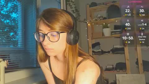 Snapshot of moonlight__lovers chatting on September 2025 04:52:01 PM Dana online show from September 2025 04:52:01 PM