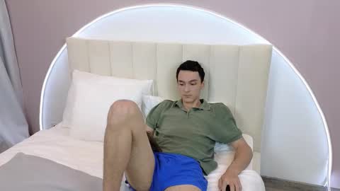 Snapshot of moonlinskinn chatting on November 2025 08:03:02 AM Stan online show from November 2025 08:03:02 AM