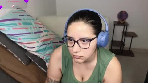 Snapshot of moonwoman_ chatting on May 2026 05:37:01 AM Moon Woman online show from May 2026 05:37:01 AM